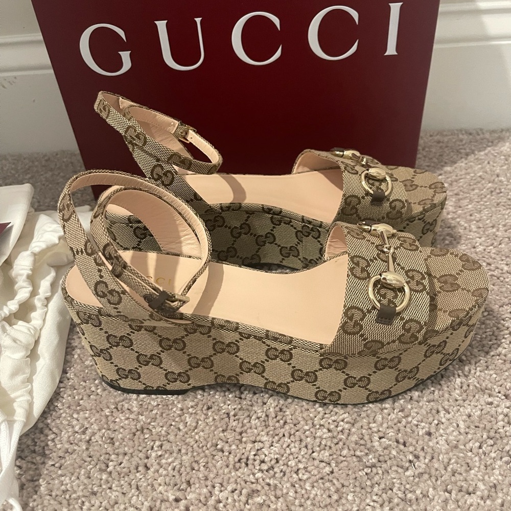 Gucci Tan Platform Shoes with Iconic Design